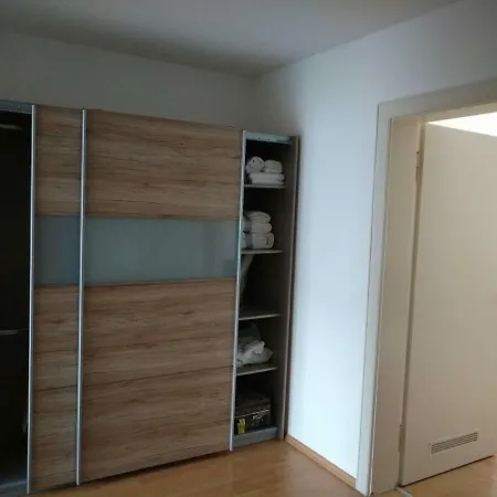 R&a Naftolin's Nuremberg